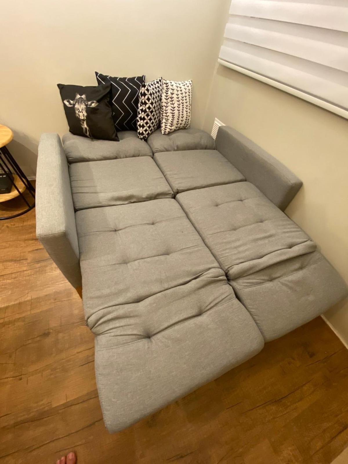 B714 - Excellent Location - Downtown *